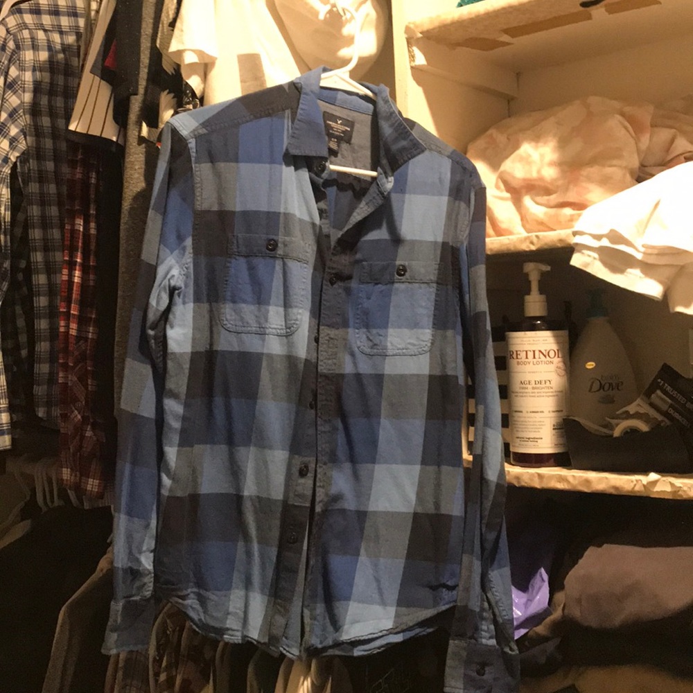 American eagle button up classic fit